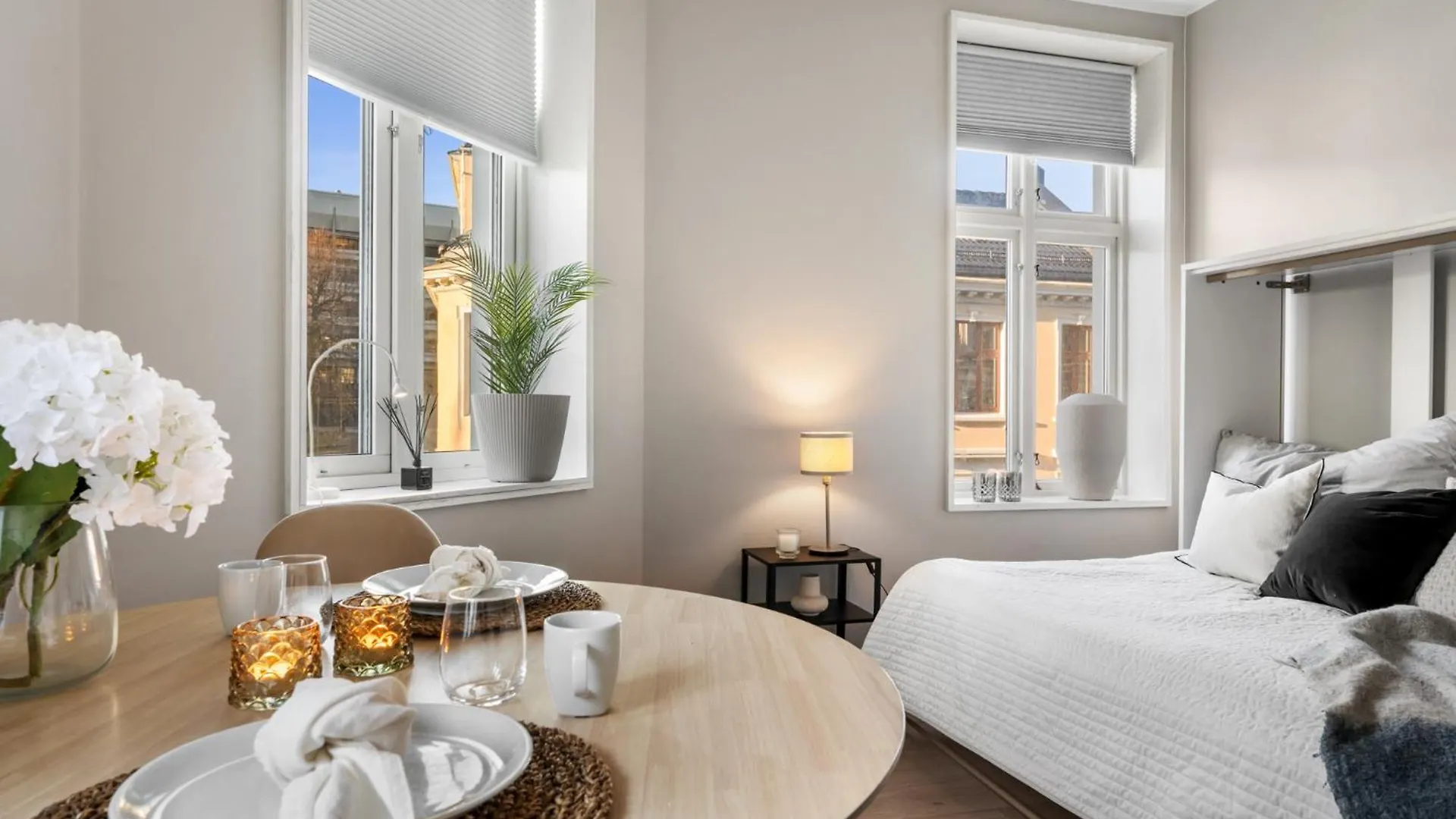Roomsly - Cozy Hilltop Hideout In Central Bergen